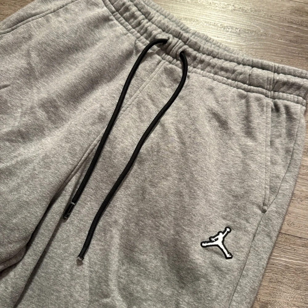 Jordan brooklyn essentials